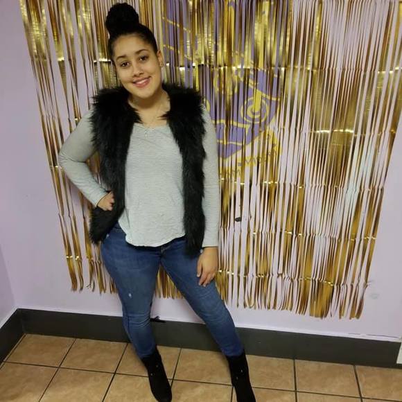 Meet your Posher, Kayanna - Picture 1 of 1